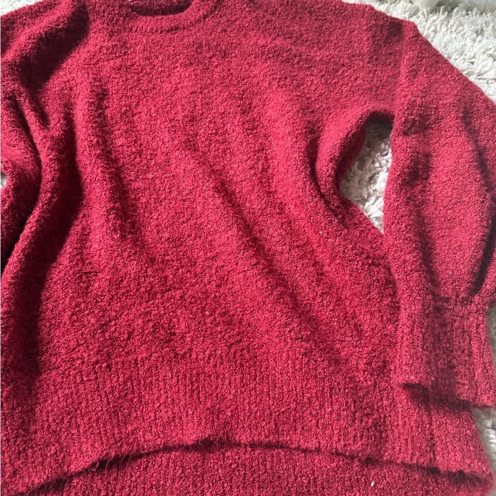 Old navy Soft red sweater with a relaxed fit, made for casual winter wear